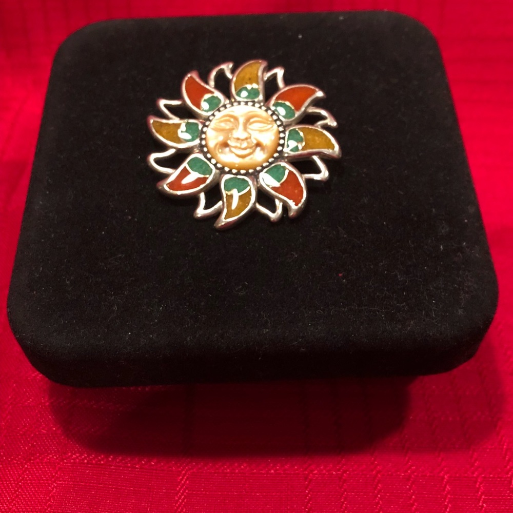 Beautiful Southwestern Sun Brooch and Pendant - Picture 6 of 6